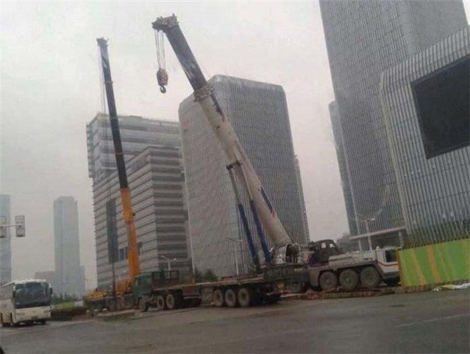 大足区“自动找平”—— 吊车的 “平地神器” 技术